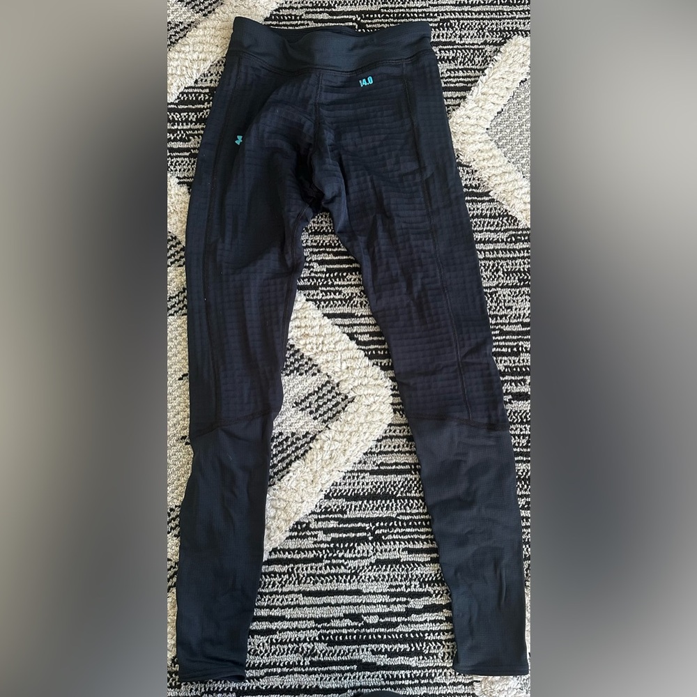 UA Base 4.0 Leggings
New in box, never worn